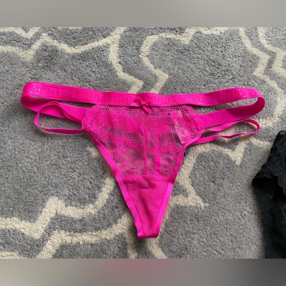 Victoria’s Secret Pair of New Lace Size Large Thong Underwear Panties - Picture 3 of 5
